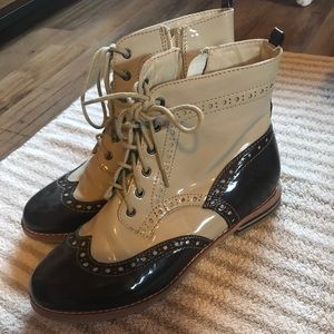 Saddle vintage style boots